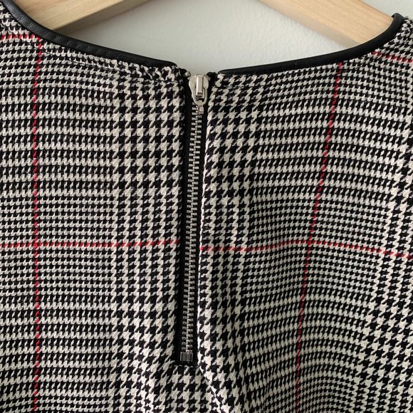 ZARA Black/White Plaid Blouse (S) - Picture 3 of 4